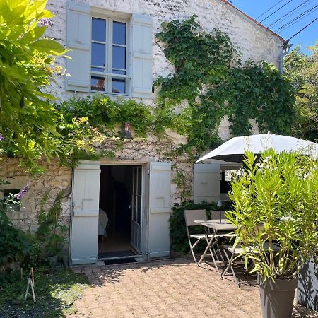 Gite Du Presbytere Port D'Envaux, Ravissante Maison De Charme Zewnętrze zdjęcie