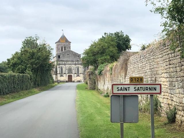 Gite Du Presbytere Port D'Envaux, Ravissante Maison De Charme Zewnętrze zdjęcie